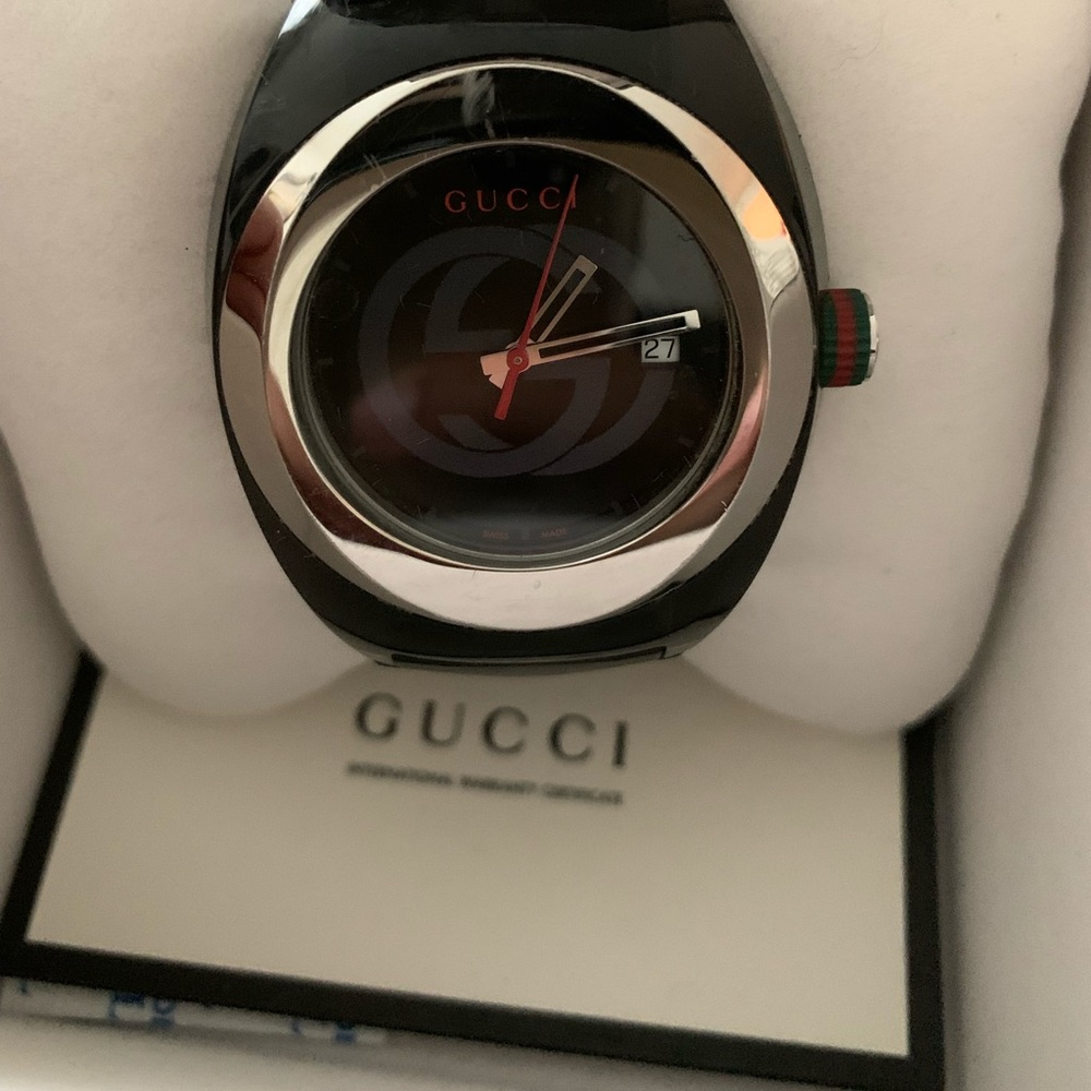 Men’s slightly used Gucci Sync XXL Watch B…